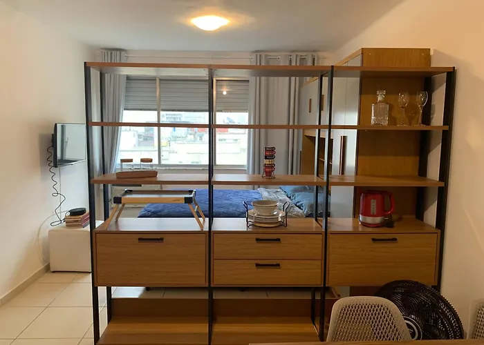 Ótimo apartamento bem localizado em Copacabana Great studio apartment in Copacabana Rio de Janeiro